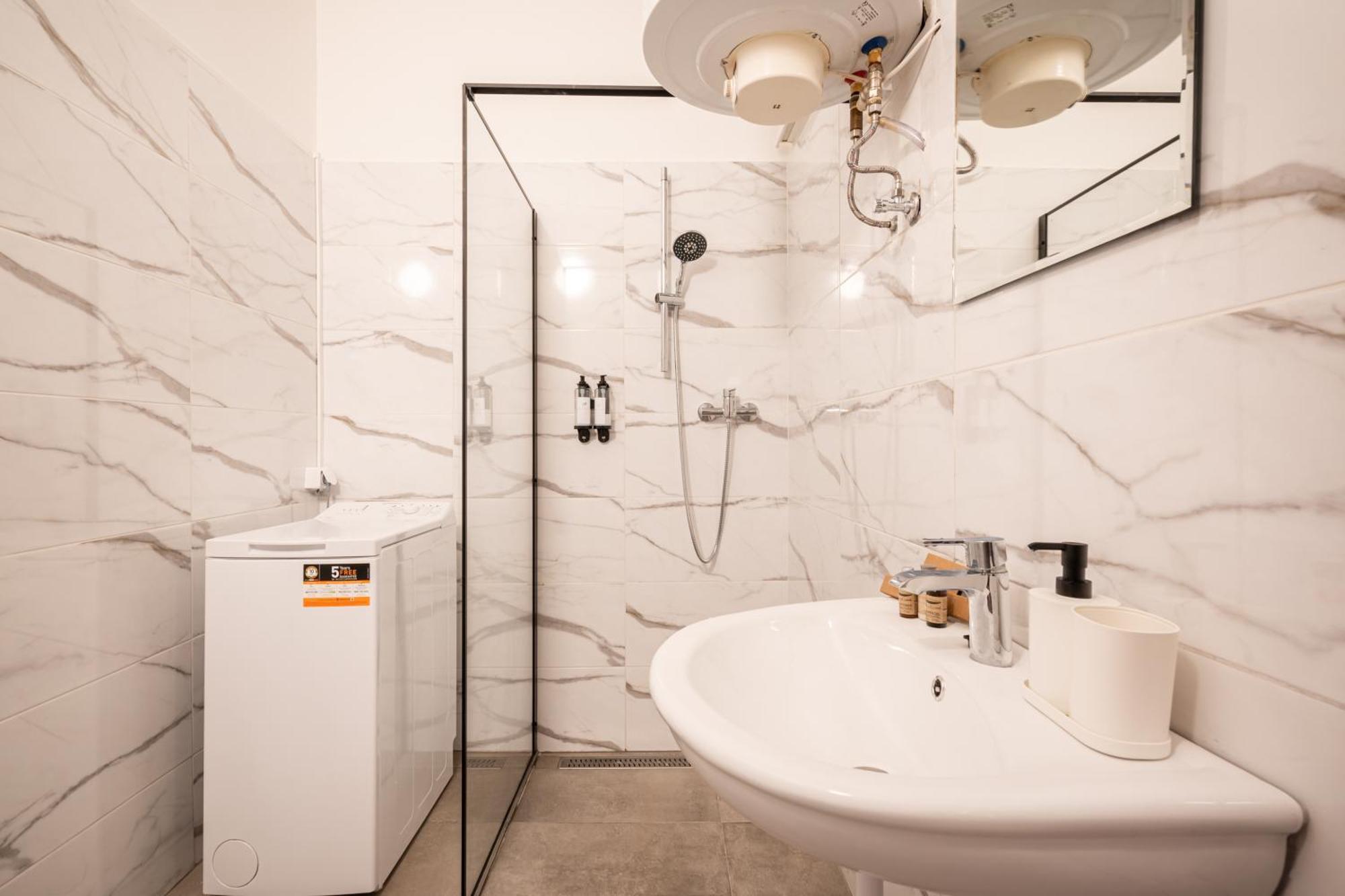 H9- Boutique Apartments, Best Location, By Bqa Budapest Esterno foto